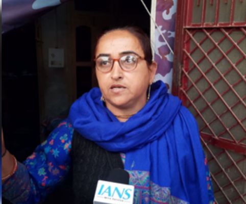 पैसों के लेन-देन की बात गलत, मेरी बेटी के आरोपी को मिले सजा-ए-मौत : हिमानी नरवाल की मां 