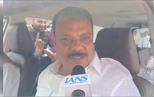 मध्य प्रदेश के किसानों को मुफ्त बिजली दी जाए : उमंग सिंघार 