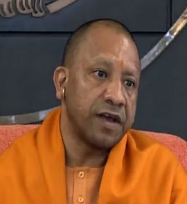 मुख्यमंत्री योगी आदित्यनाथ को बम से उड़ाने की धमकी देने के आरोप में मुकदमा दर्ज