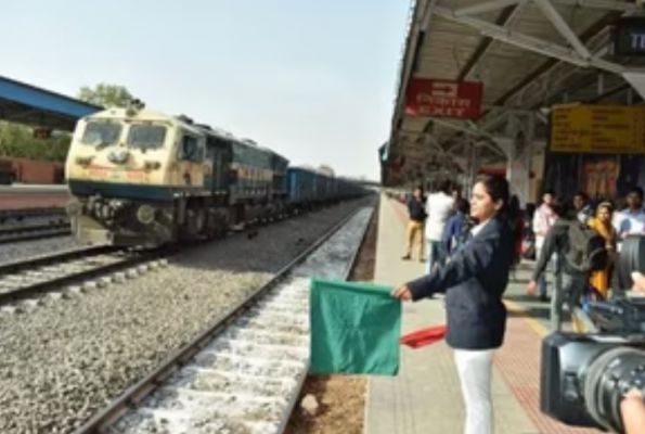 भारतीय रेलवे में महिला कर्मचारियों की संख्या 1.1 लाख के हुई पार