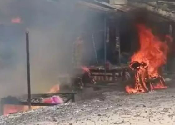 झारखंड के गढ़वा में पटाखा दुकान में आग लगने से दो बच्चों सहित पांच की मौत 