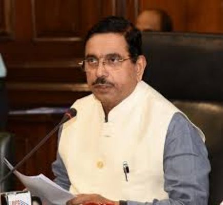 कांग्रेस चुनाव के लिए काम करती है, मोदी लोगों की भूख मिटाने के लिए : केंद्रीय मंत्री प्रह्लाद जोशी