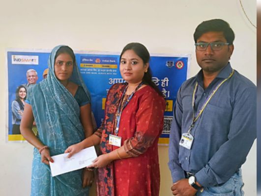 राजगढ़: प्रधानमंत्री सुरक्षा बीमा योजना के तहत सोरम बाई को मिली दो लाख रुपये की आर्थिक सहायता 