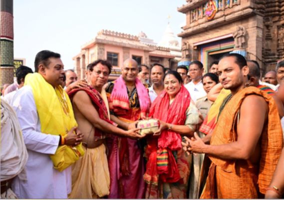 सीएम रेखा गुप्ता ने जगन्नाथ मंदिर में किया दर्शन-पूजन, प्रदेश की खुशहाली की कामना की 