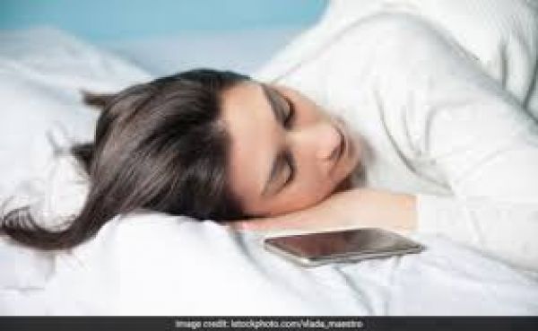 स्क्रीन के अधिक उपयोग से अनिद्रा का खतरा 60 प्रतिशत तक बढ़ सकता है: अध्ययन