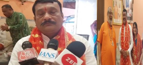 महाष्टमी पर कालकाजी मंदिर पहुंचे सांसद प्रदीप पुरोहित, वक्फ बिल पर विरोधियों पर साधा निशाना