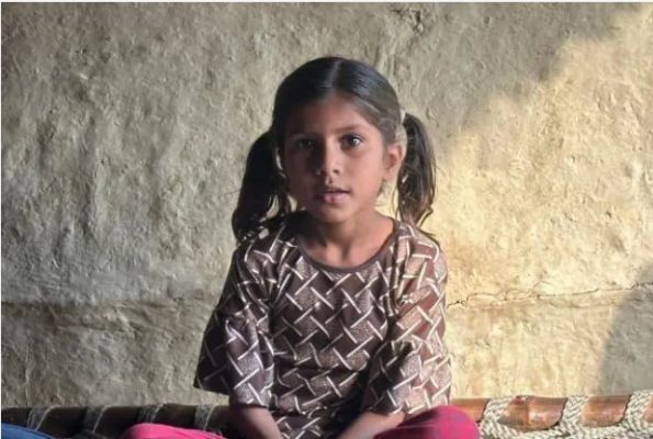 बुलडोज़र एक्शन के बीच किताबें लेकर भागती बच्ची ने उस दिन के बारे में क्या बताया?