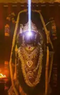 अयोध्या : रामनवमी पर किया गया रामलला का 'सूर्य तिलक'