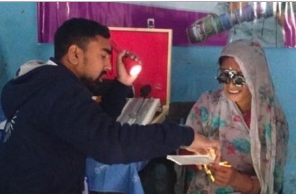 सशक्त समाज : अदाणी फाउंडेशन के 'विजन केयर प्रोग्राम' ने बदली महिलाओं की जिंदगी 