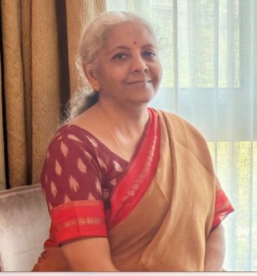 'पीएम मुद्रा योजना' महिलाओं को आर्थिक विकास में योगदान देने में सक्षम बना रही : वित्त मंत्री निर्मला सीतारमण 