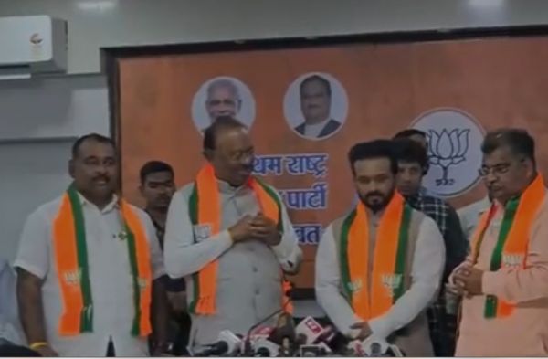 पूर्व क्रिकेटर केदार जाधव भाजपा में शामिल, बावनकुले ने दिलाई सदस्यता