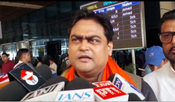 जहां कांग्रेस की सरकार है, वहां युवकों को नौकरी क्यों नहीं देते : शांतनु ठाकुर