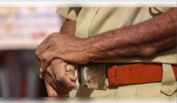 मुंबई : गैस मूल्य वृद्धि के खिलाफ यूबीटी शिवसेना की रैली, विधायक सुनील राउत समेत कई पर मामला दर्ज 