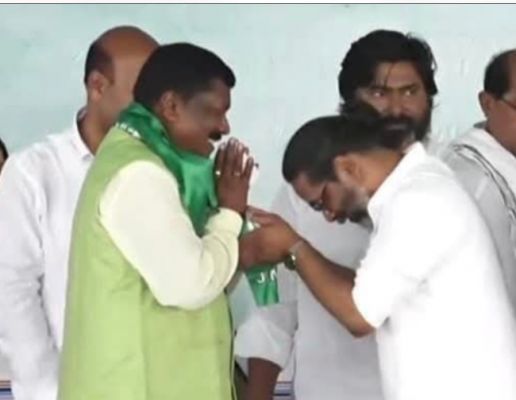 झारखंड भाजपा के पूर्व प्रदेश अध्यक्ष ताला मरांडी ने छोड़ी पार्टी, हेमंत सोरेन के समक्ष झामुमो में हुए शामिल 
