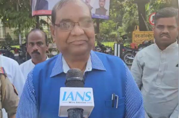 बृजलाल ने बाबा साहेब की जयंती पर दी श्रद्धांजलि, अखिलेश और मायावती पर लगाए दलित विरोधी होने के आरोप 