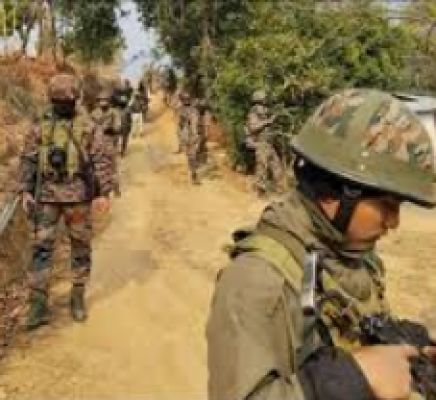 मणिपुर में दो उग्रवादी गिरफ्तार, भारी मात्रा में नकदी और हथियार बरामद