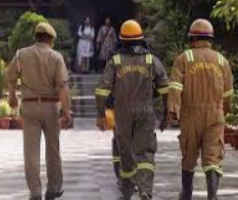 इंदौर में पंजाब नेशनल बैंक की एक शाखा को रिमोट कंट्रोल वाले बम से उड़ाने की धमकी