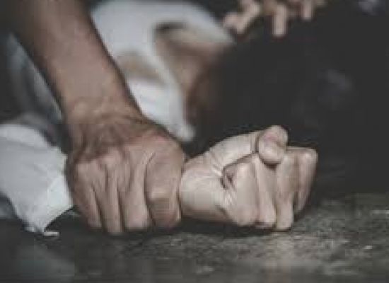 महिला से दुष्कर्म के आरोपी को गांववालों ने निर्वस्त्र कर बैलगाड़ी से बांधा, यातनाएं दीं