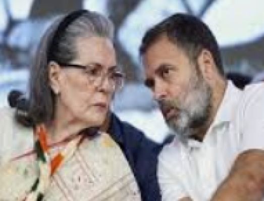 नेशनल हेराल्ड मामले में ‘जनता के पैसे के गबन’ को लेकर भाजपा का कांग्रेस कार्यालय के निकट प्रदर्शन