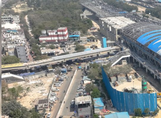 सराय काले खां स्टेशन पर एफओबी का सिविल निर्माण कार्य पूरा, जनता के लिए सड़क खोली गई 