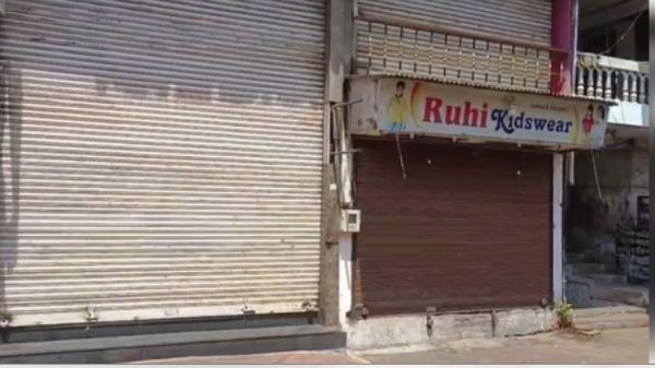 वडोदरा और अलीगढ़ में पहलगाम आतंकी हमले के विरोध में बाजार बंद, जनता में आक्रोश 
