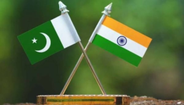 दुनिया की तीसरी सबसे बड़ी अर्थव्यवस्था बन रहा भारत, बर्बादी की कगार पर पाकिस्तान