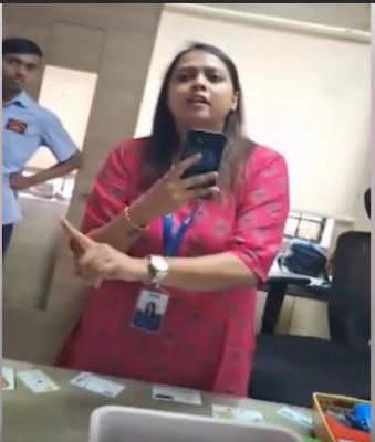 अंग्रेजी भूल गई, पर मंदारिन और कैंटोनीज जारी!