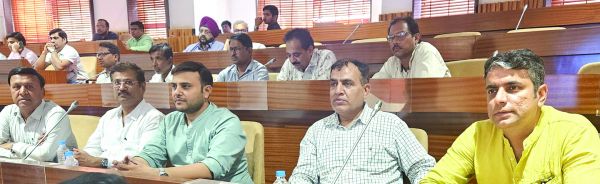 आने वाली पीढिय़ों को जल समस्या से बचाने भूजल और वर्षा संरक्षण जरूरी, शासन को साधुवाद-थौरानी