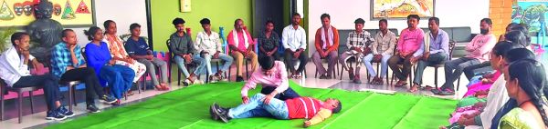 ड्राइवरों-कंडक्टरों को आपातकालीन प्रतिक्रिया, प्राथमिक उपचार और सडक़ सुरक्षा जागरूकता