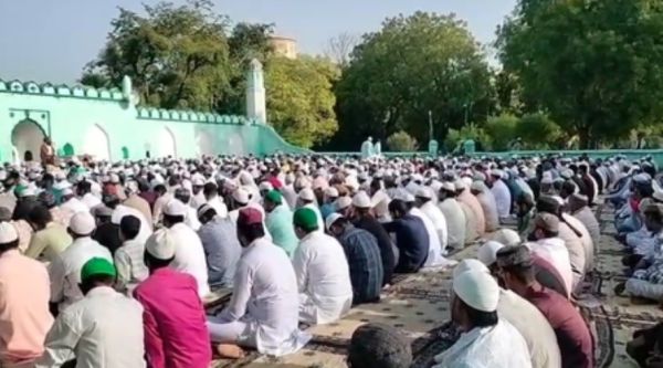 राजस्थान: भिवाड़ी में ईद उल अजहा का जश्न मनाते दिखे लोग, मस्जिदों में अमन और खुशहाली की मांगी जा रही दुआ