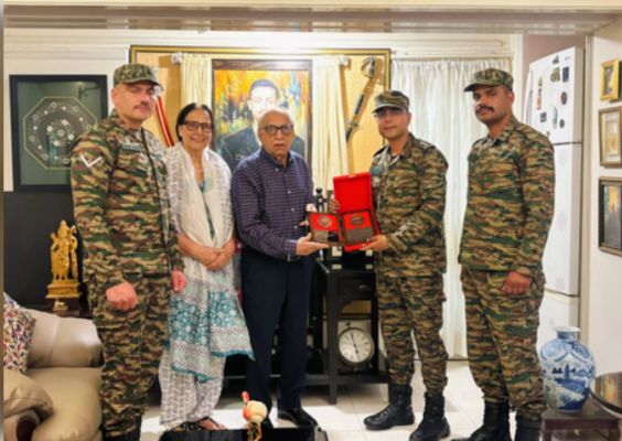 कारगिल युद्ध के शूरवीर कैप्टन विजयंत थापर के घर पहुंचे सेना के जवान 