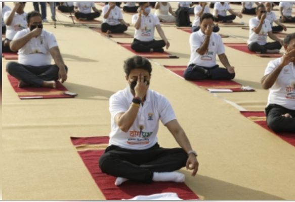 योग महाकुंभ : स्वास्थ्य और योग का भव्य उत्सव 