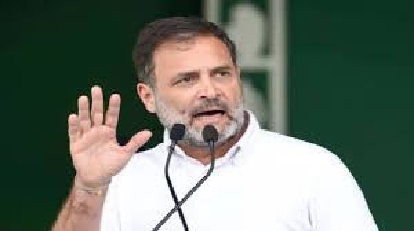 राहुल गांधी ने अमित शाह के बयान पर कहा- बीजेपी और आरएसएस नहीं चाहते कि ग़रीब बच्चे अंग्रेज़ी सीखें
