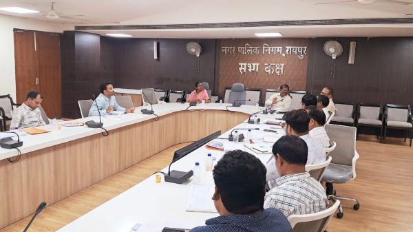 जोनों में बिछाई जा रही डिस्ट्रीब्यूशन पाईप लाईन  टंकियों से  कनेक्ट करने  के निर्देश 