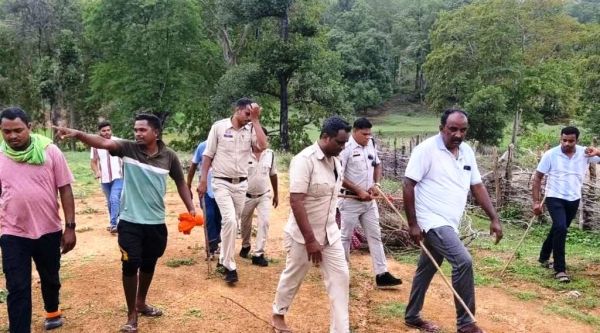 चोरी की जांच करने पहुंची टीम पर हमला, जंगल में जाकर छिपा सिपाही