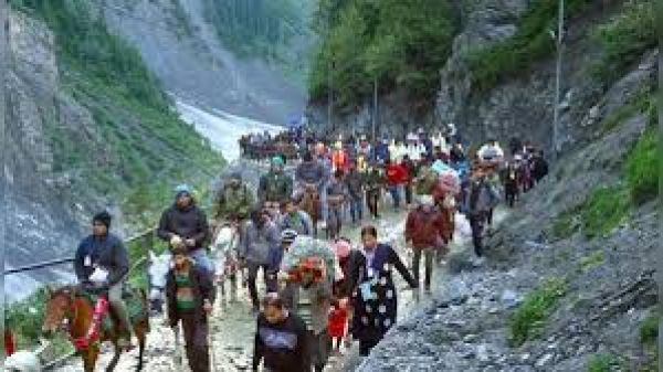 आतंकी हमले के बावजूद अमरनाथ तीर्थयात्रियों ने पहलगाम मार्ग चुना, कहा: हम आतंकवादियों से डरते नहीं