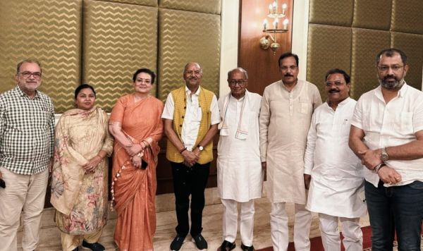 वाराणसी की बैठक में बृजमोहन ने यूपी की शिक्षा व्यवस्था पर उठाई उंगली ..!