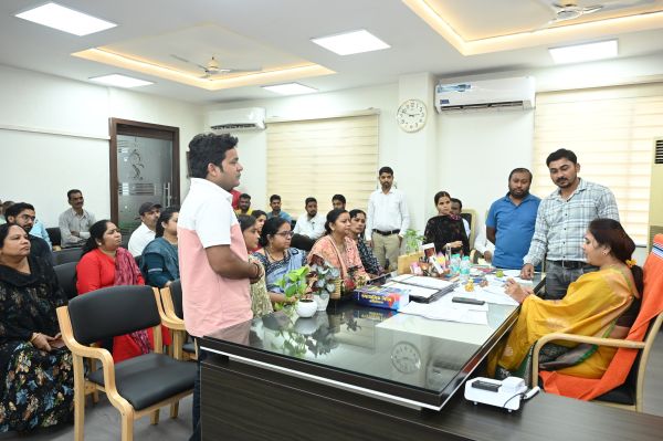 निगम प्लेसमेंट यूनियन में महापौर से  वेतन वृद्धि की मांग की 