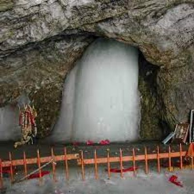 जम्मू-कश्मीर में अमरनाथ यात्रा: कड़ी सुरक्षा के बीच आज पहला दर्शन