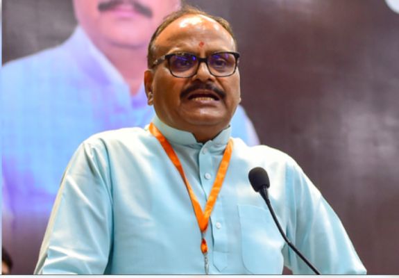 ‘कांवड़ यात्रा’ पर संग्राम: सपा ने ‘नेम प्लेट’ पर उठाए सवाल, भाजपा बोली- प्रदेश को दंगों की आग में झोंकना चाहते हैं