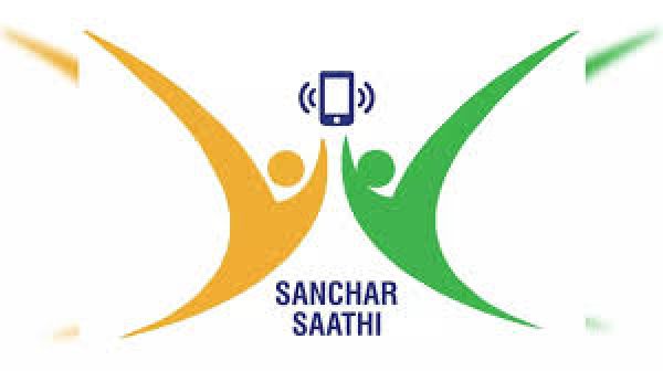 ट्रेनों और प्लेटफार्म में चोरी हुए मोबाइल फोन मिले, जिनके थे उन्हें सौंपे