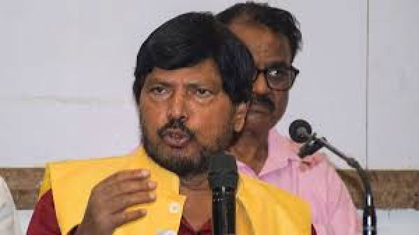 उद्धव और राज ठाकरे की रैली पर रामदास अठावले का सवाल- 'कब तक साथ रहेंगे'