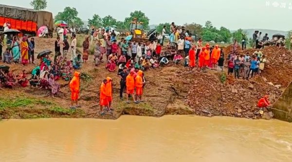 रक्सा गांव में जमीन धंसने से लापता व्यक्ति का शव बरामद, बह कर दूसरे गांव के बांध तक जा पंहुचा था