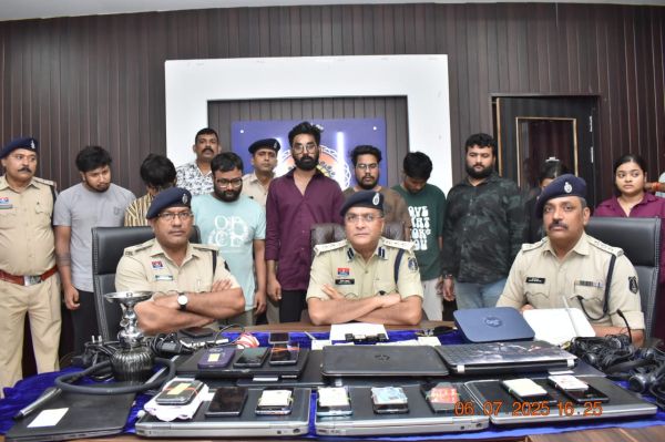 अंतरराष्ट्रीय सायबर ठग गिरोह का खुलासा, 2 महिला सहित 9 आरोपी बंदी
