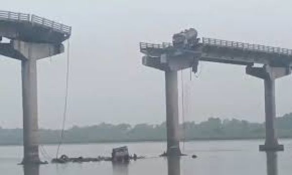 वडोदरा पुल हादसा : मृतकों की संख्या बढ़कर 19 हुई, लापता लोगों की तलाश अब भी जारी