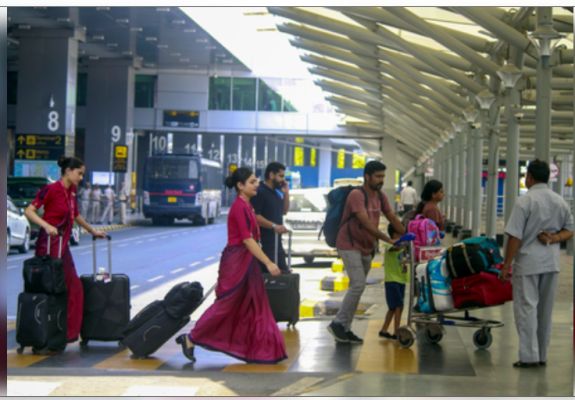 वित्त वर्ष 2026 में भारत के घरेलू हवाई यात्रियों की संख्या 10 प्रतिशत तक बढ़ने का अनुमान : रिपोर्ट 