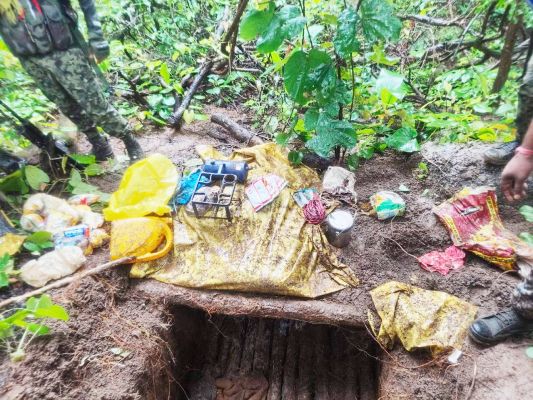 जंगल में तीन जगह डंप नक्सल सामान बरामद