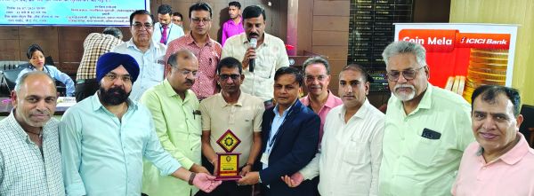 चिल्हर उपलब्धता व्यापारिक गतिविधियों की बाधाएं दूर करेगी, लेन देन सुचारू होगा, आईसीआईसीआई बैंक का आभार-चेंबर