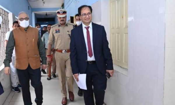 चीफ जस्टिस ने किया सरकंडा संप्रेक्षण गृह और तिफरा मूक-बधिर स्कूल का निरीक्षण, सुधार के दिए निर्देश