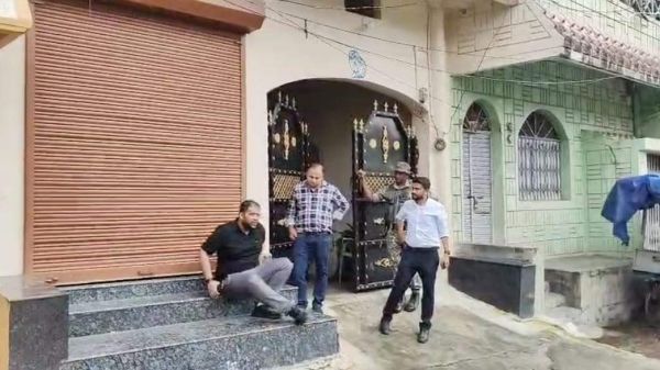 एसईसीएल अफसर-आयकर सलाहकार के यहां छापे